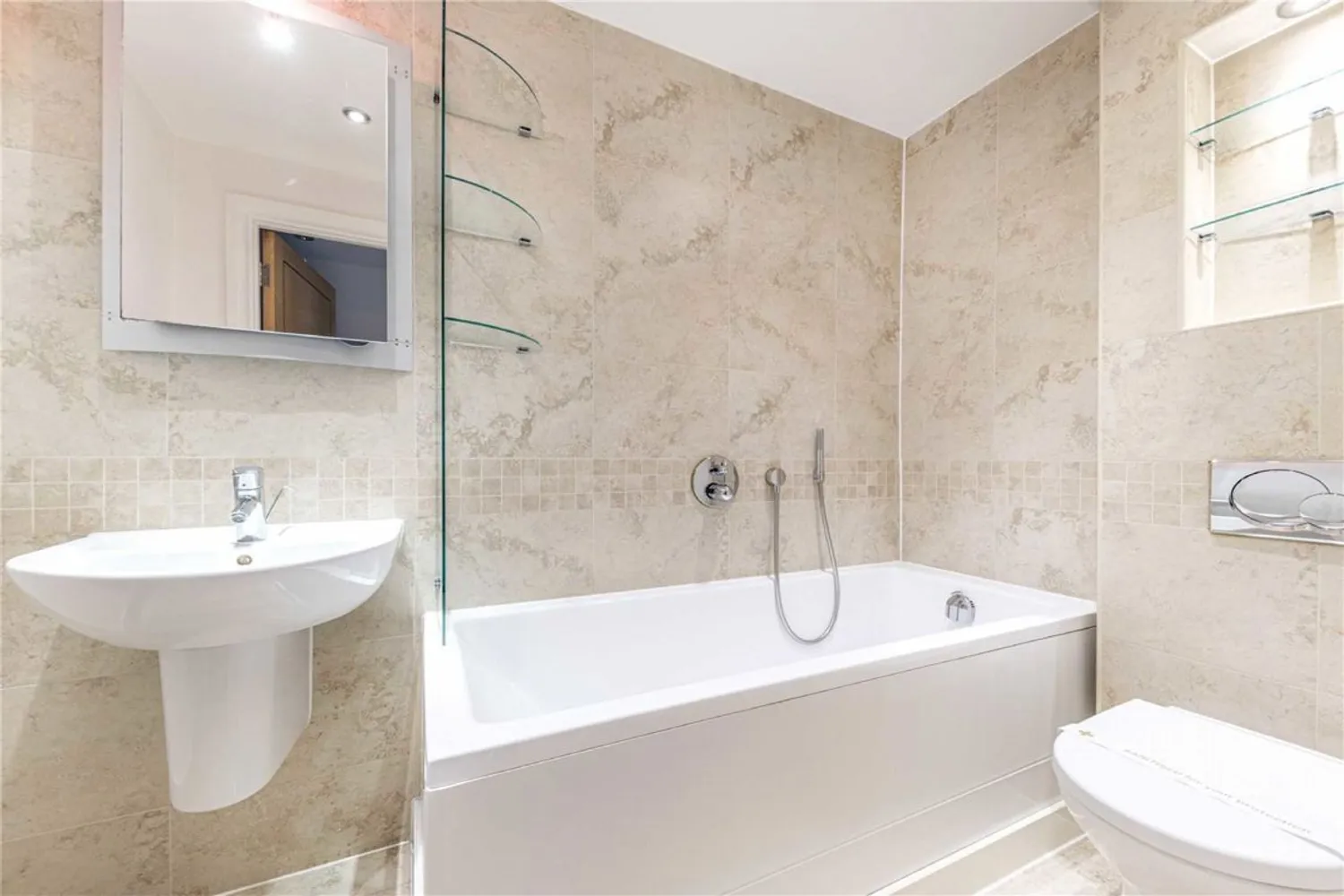 Sheerwater Road, Addlestone, KT15 photo 8