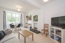 The Pavement, Clapham  SW4 photo 1