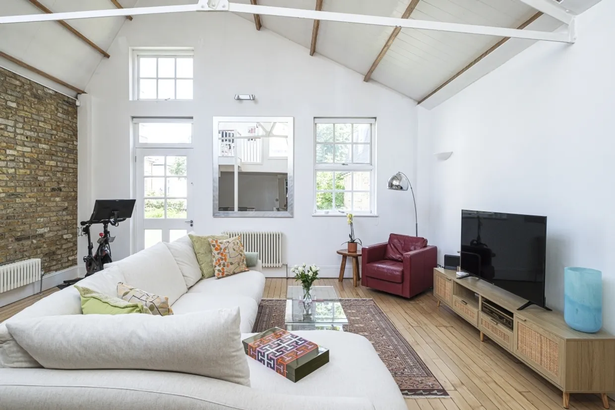 Welmar Mews London SW4 photo 2