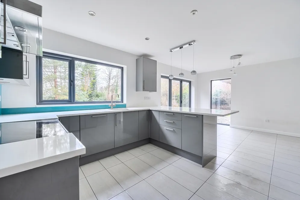 Yardley Close, Reigate, RH2 photo 6
