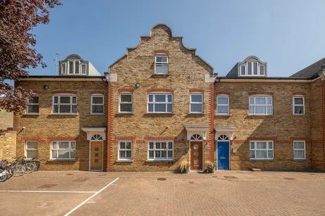 High Street, Hampton, TW12
