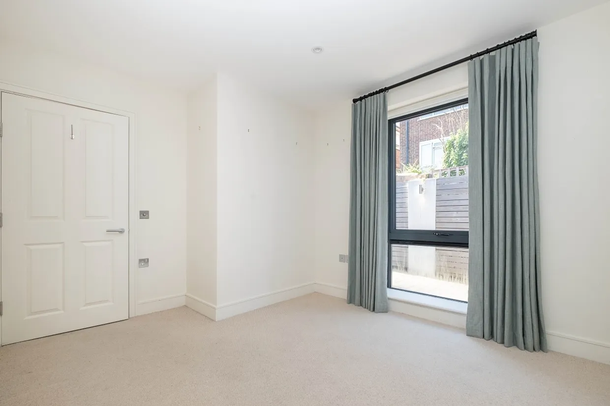 South Park Road London SW19 photo 9