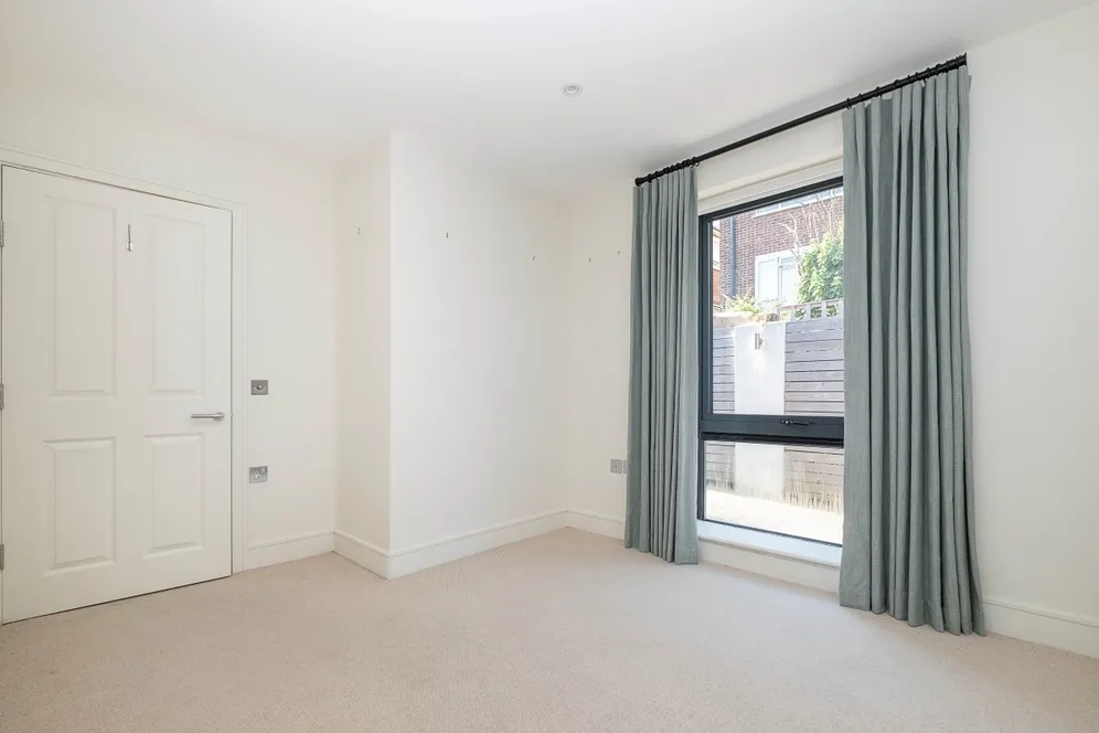South Park Road London SW19 photo 9
