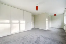 Yardley Close, Reigate, RH2 photo 9