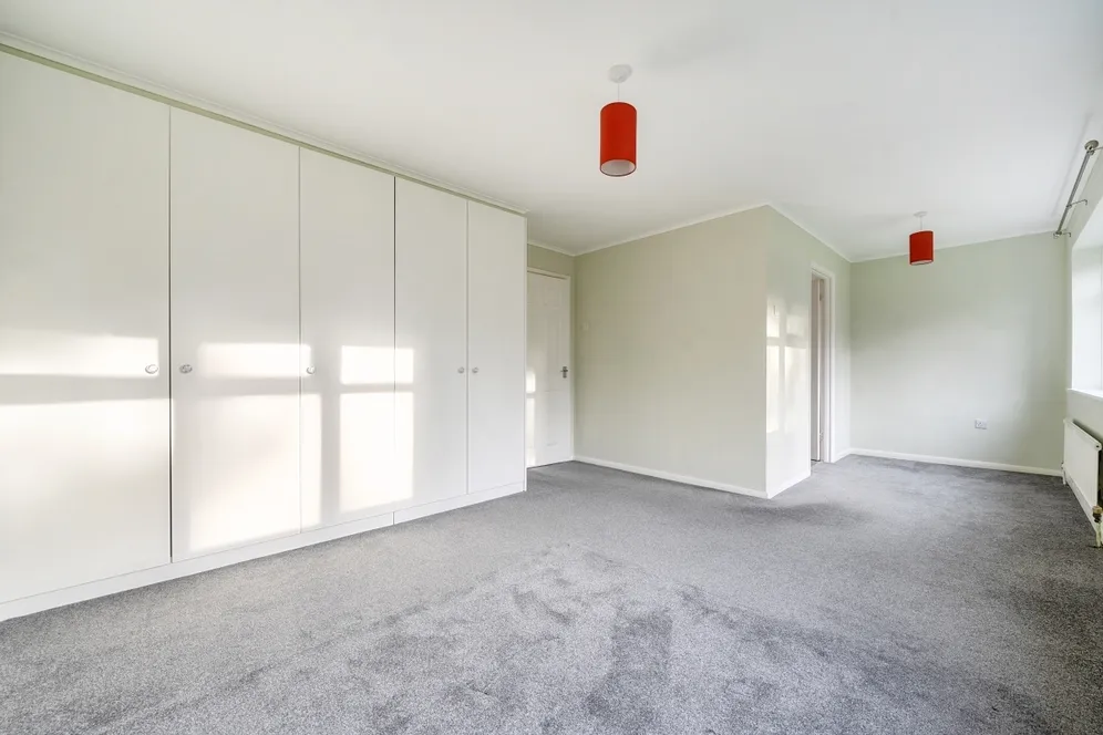 Yardley Close, Reigate, RH2 photo 9