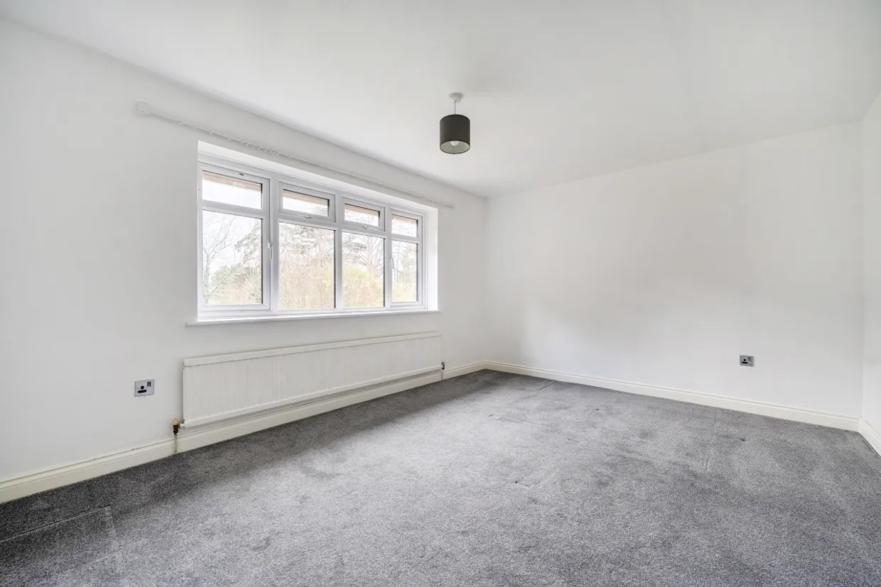 Yardley Close, Reigate, RH2 photo 10