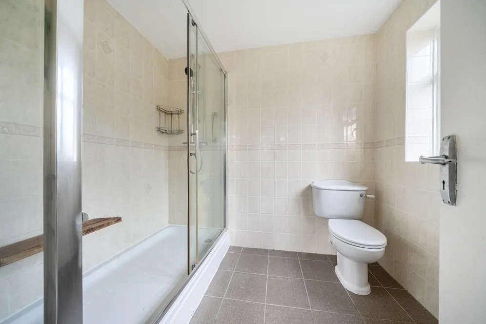 Yardley Close, Reigate, RH2 photo 11