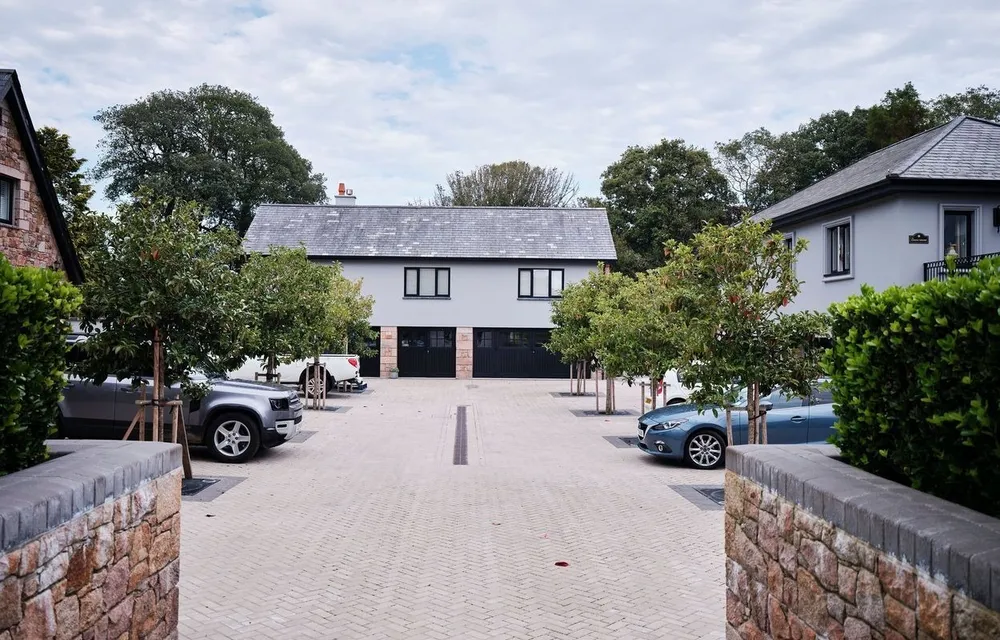 Sunningdale Manor