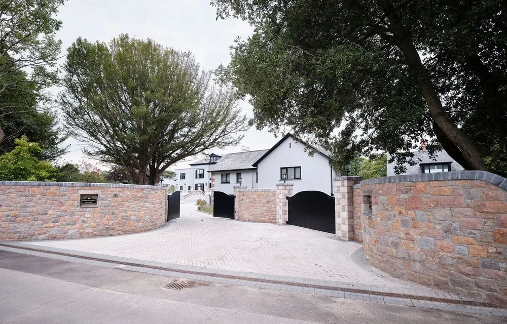 Sunningdale Manor