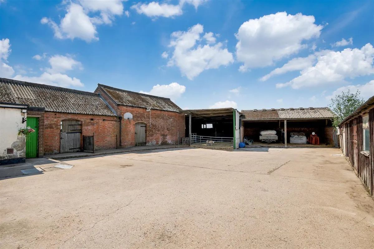 Lodge Farm, The Fosse Way, Upper Broughton, Melton Mowbray LE14 3QD