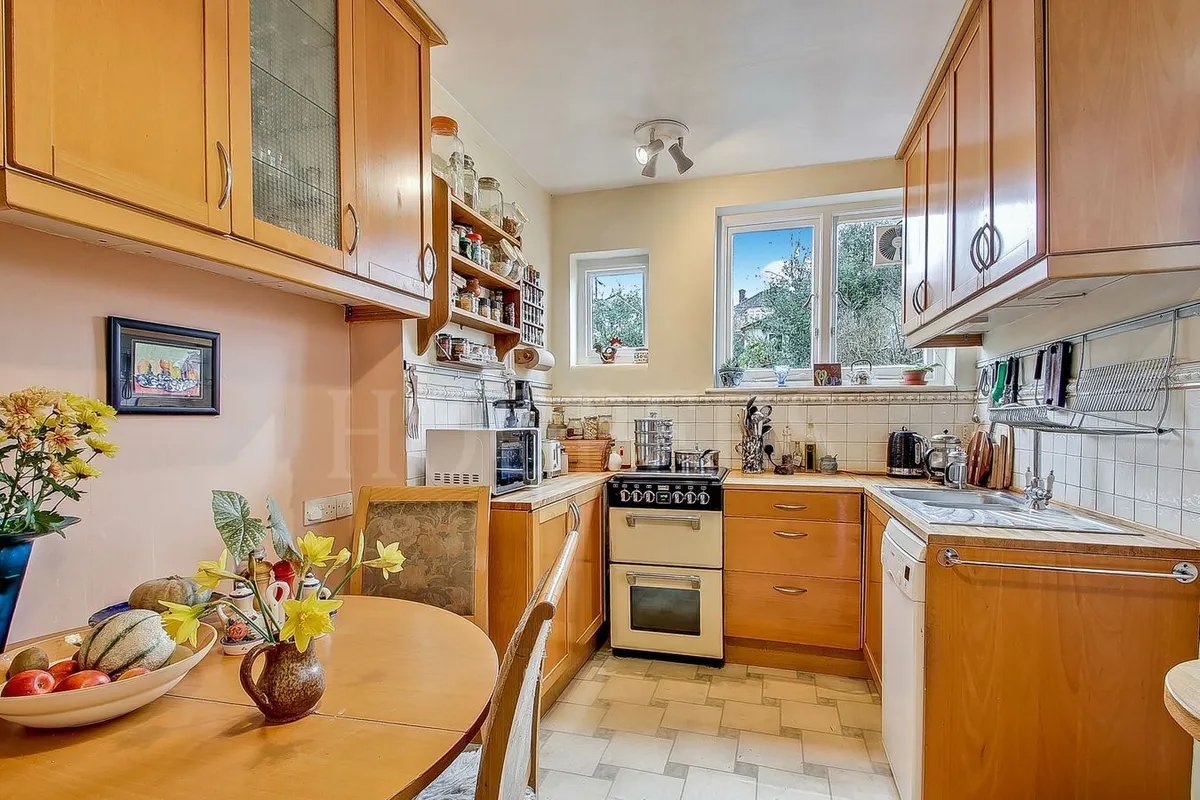 Dollis Hill Avenue, London, NW2
