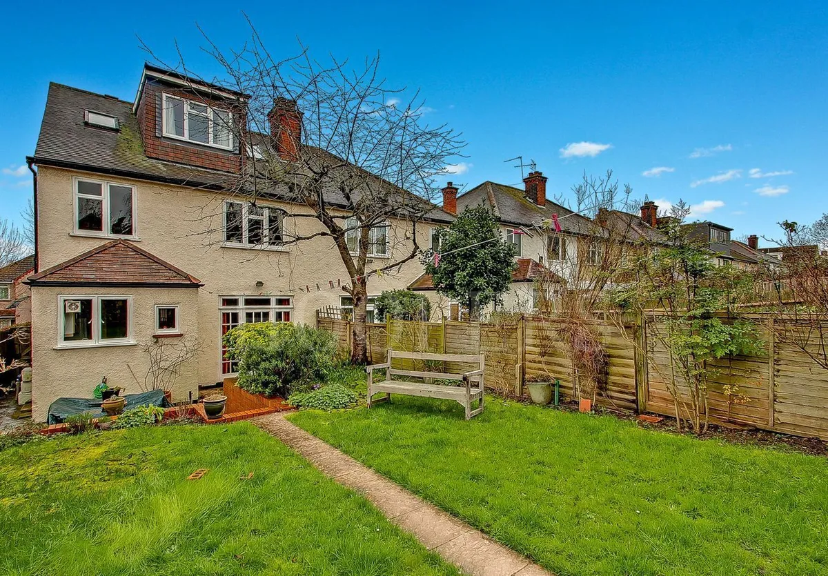 Dollis Hill Avenue, London, NW2