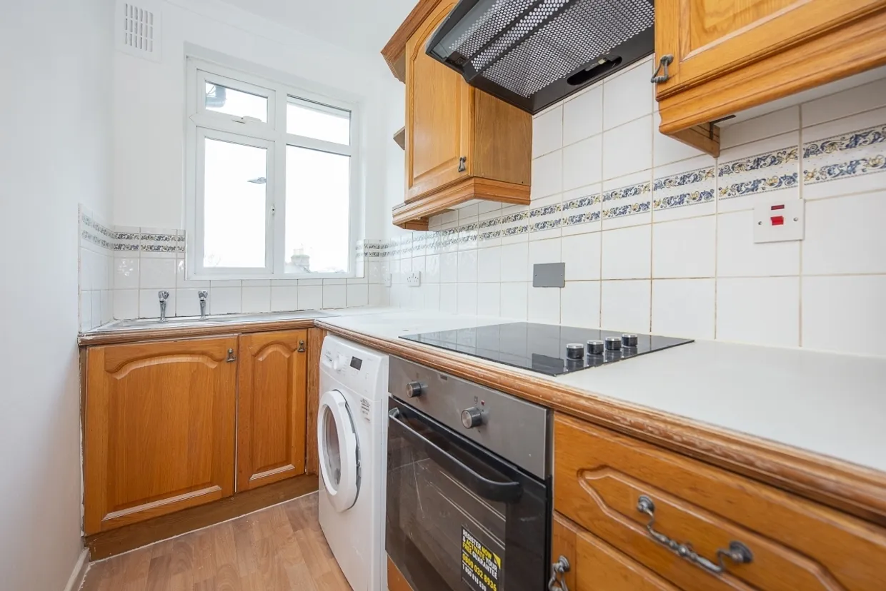 Whitton Road Twickenham TW1 photo 6