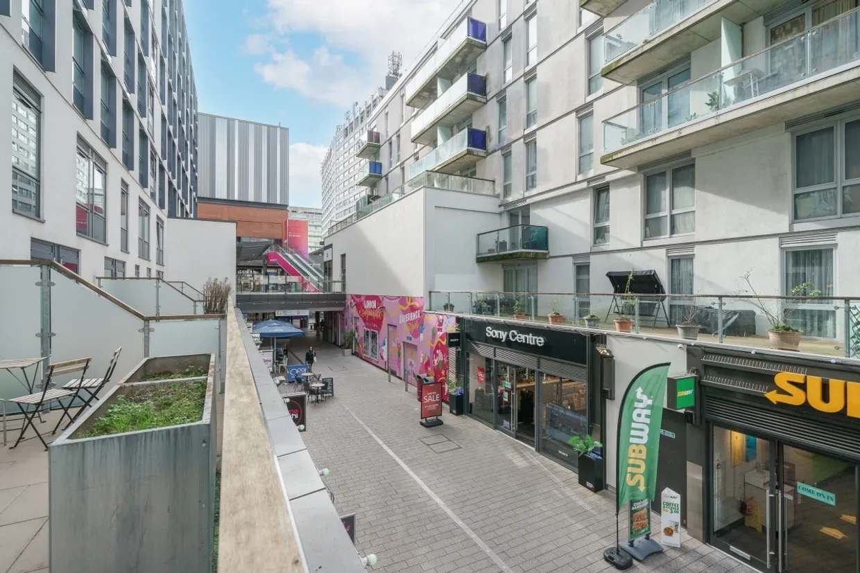 Lakeside Way Wembley HA9 photo 9