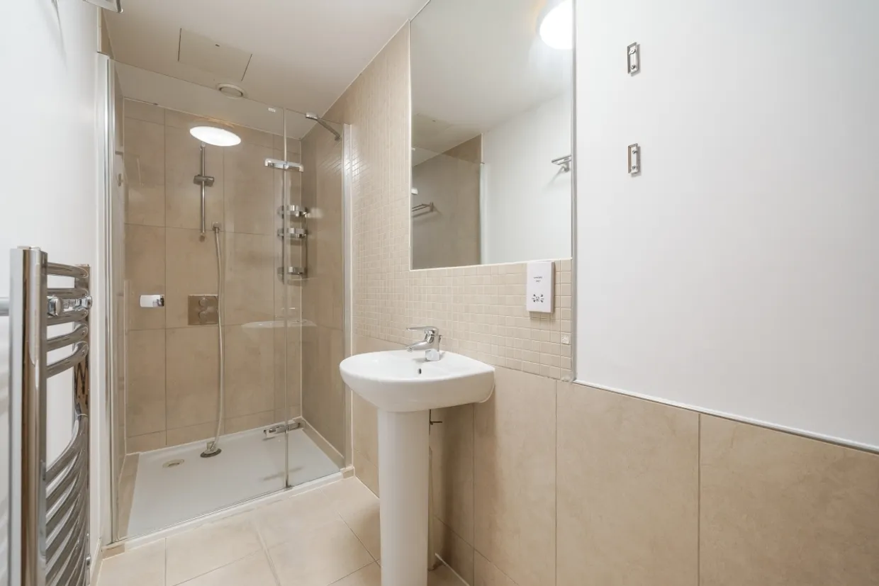 Lakeside Way Wembley HA9 photo 12