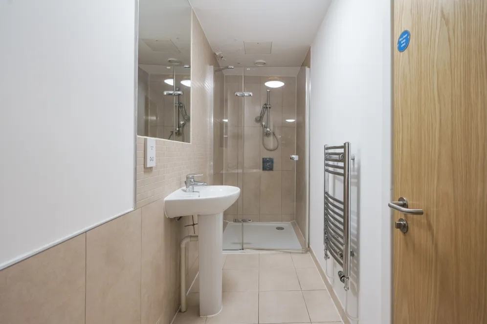 Lakeside Way Wembley HA9 photo 15