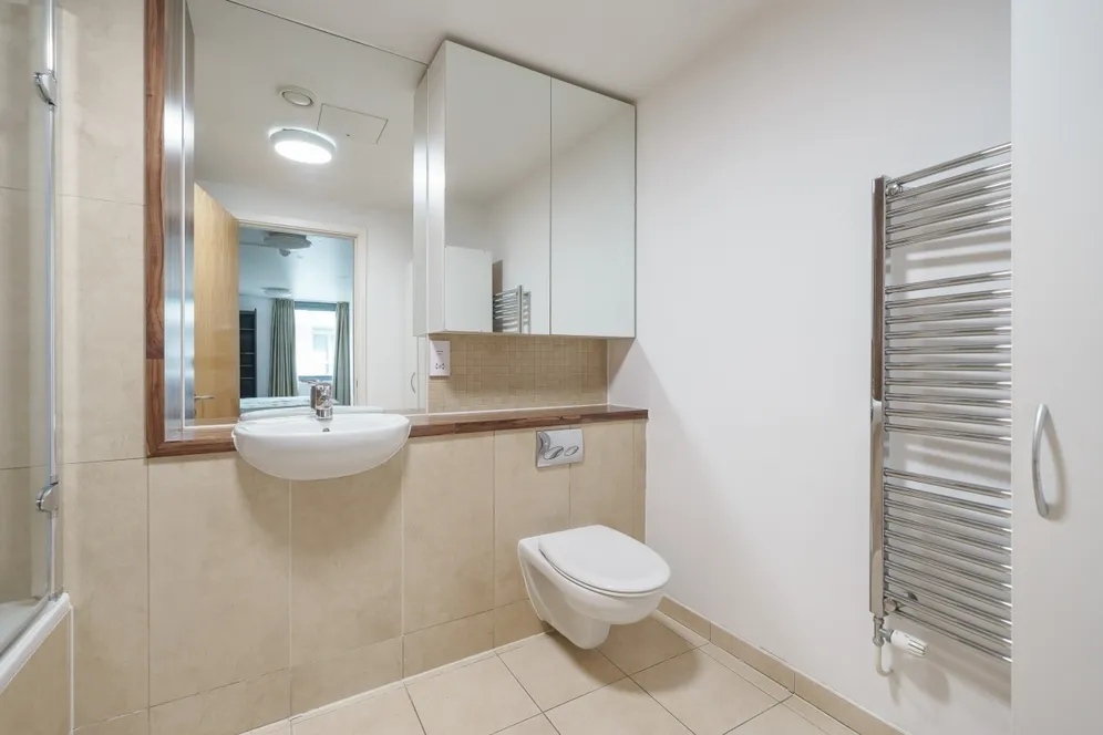 Lakeside Way Wembley HA9 photo 19