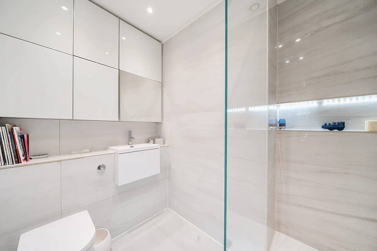 Queensway, London, W2 photo 6