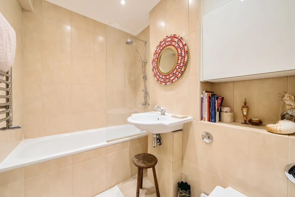 Queensway, London, W2 photo 8