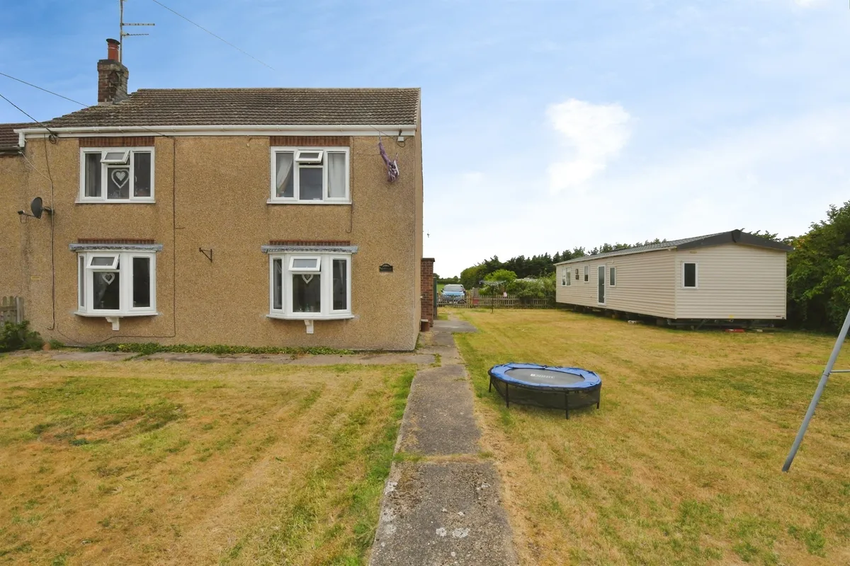Main Road, New Bolingbroke, Boston
