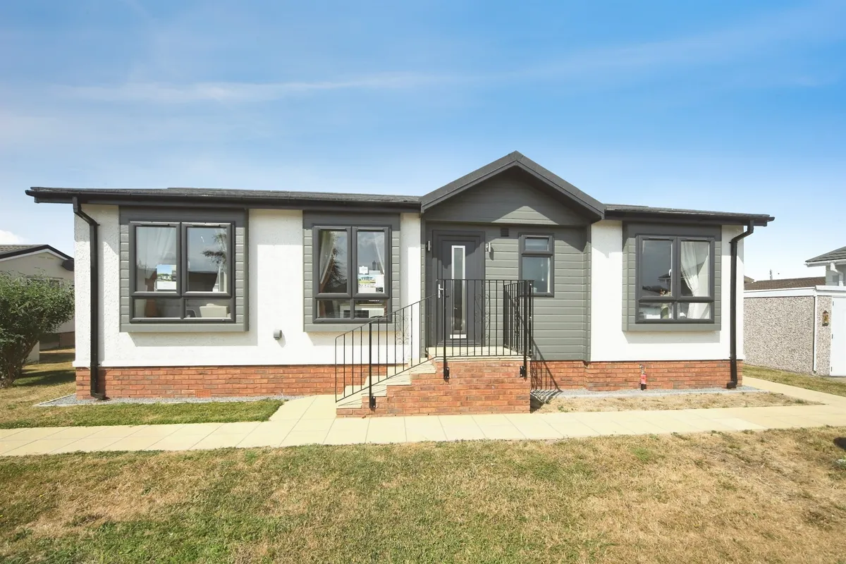 Ivy House Park, Henlade, Taunton