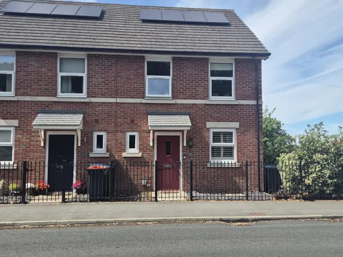 Chester Road, Helsby, FRODSHAMphoto