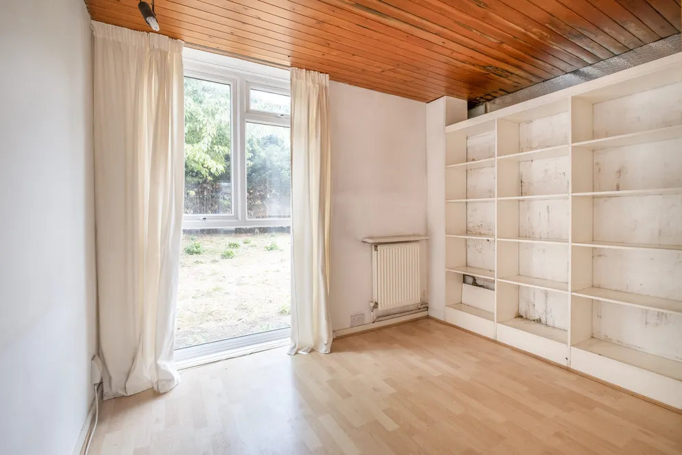 Sandy Lane, Richmond, TW10 photo 8