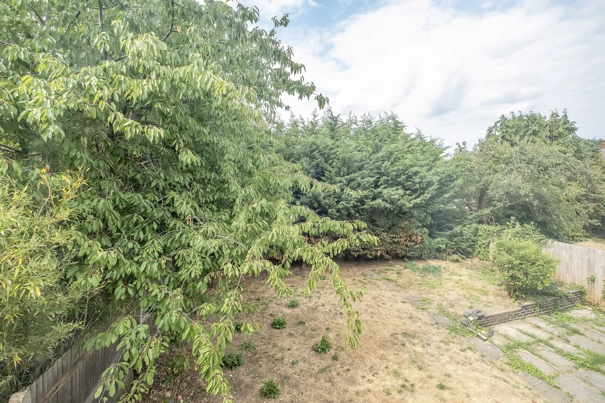 Sandy Lane, Richmond, TW10 photo 11