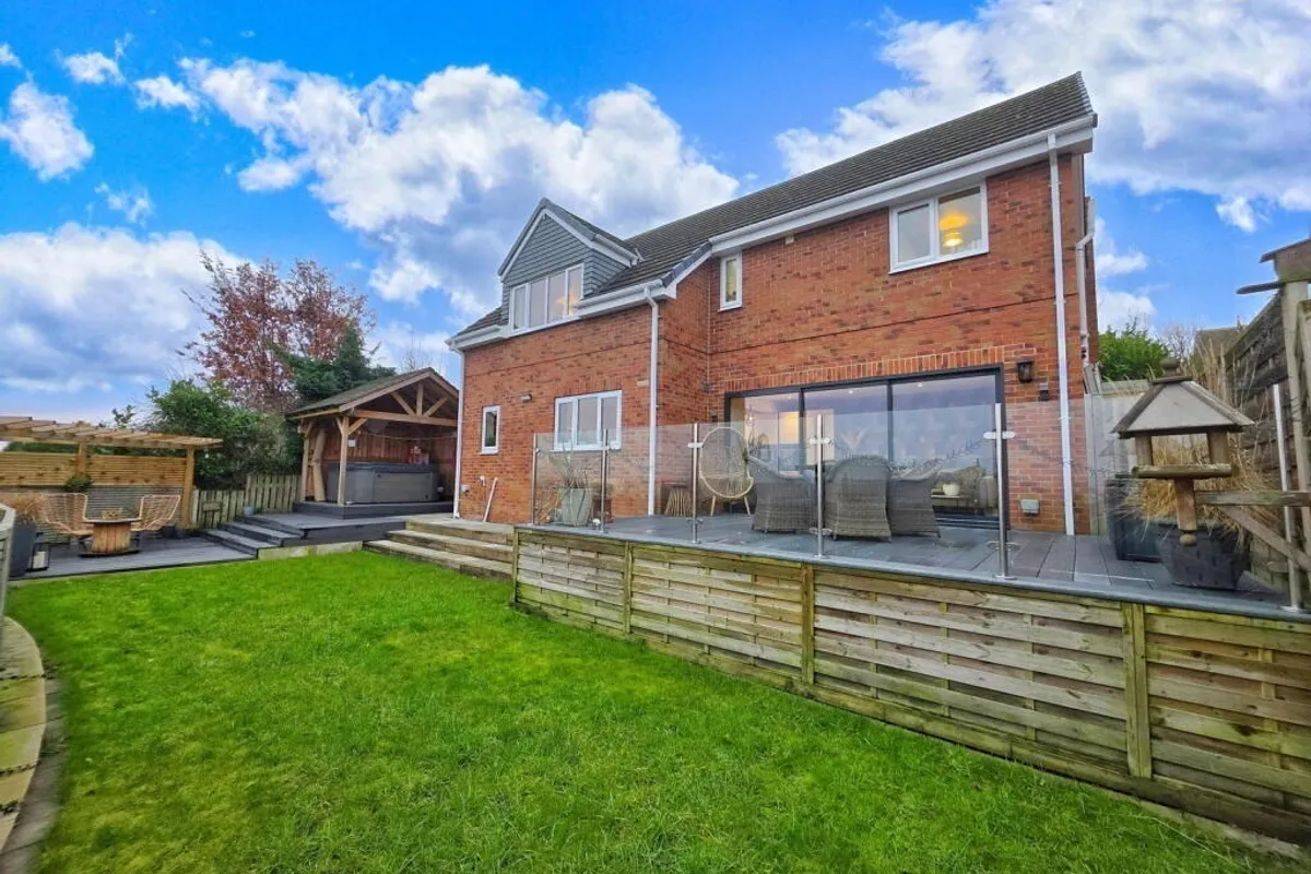 Melvinia Crescent, Barnsley