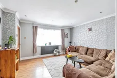 Almond Road, Kettering