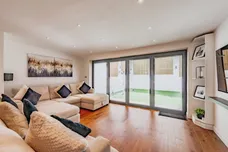 Hammond Road, Crawley