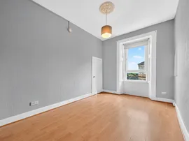 Wardlaw Drive, Rutherglen, Glasgow thumb 2