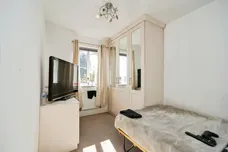 Hill End Crescent, LEEDS