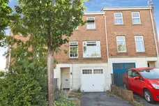 Hill End Crescent, LEEDS