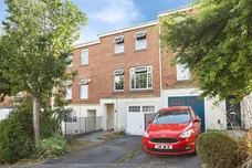 Hill End Crescent, LEEDS