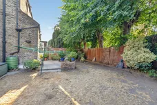 Fordhook Avenue, London