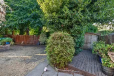 Fordhook Avenue, London