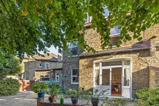 Fordhook Avenue, London