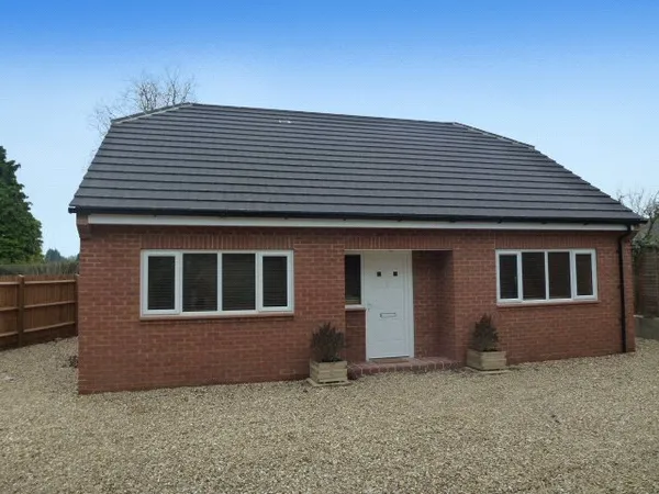 Main Road, Duston, NN5 photo 1