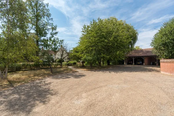 Wood Hall, Wormingford, CO6 photo 48