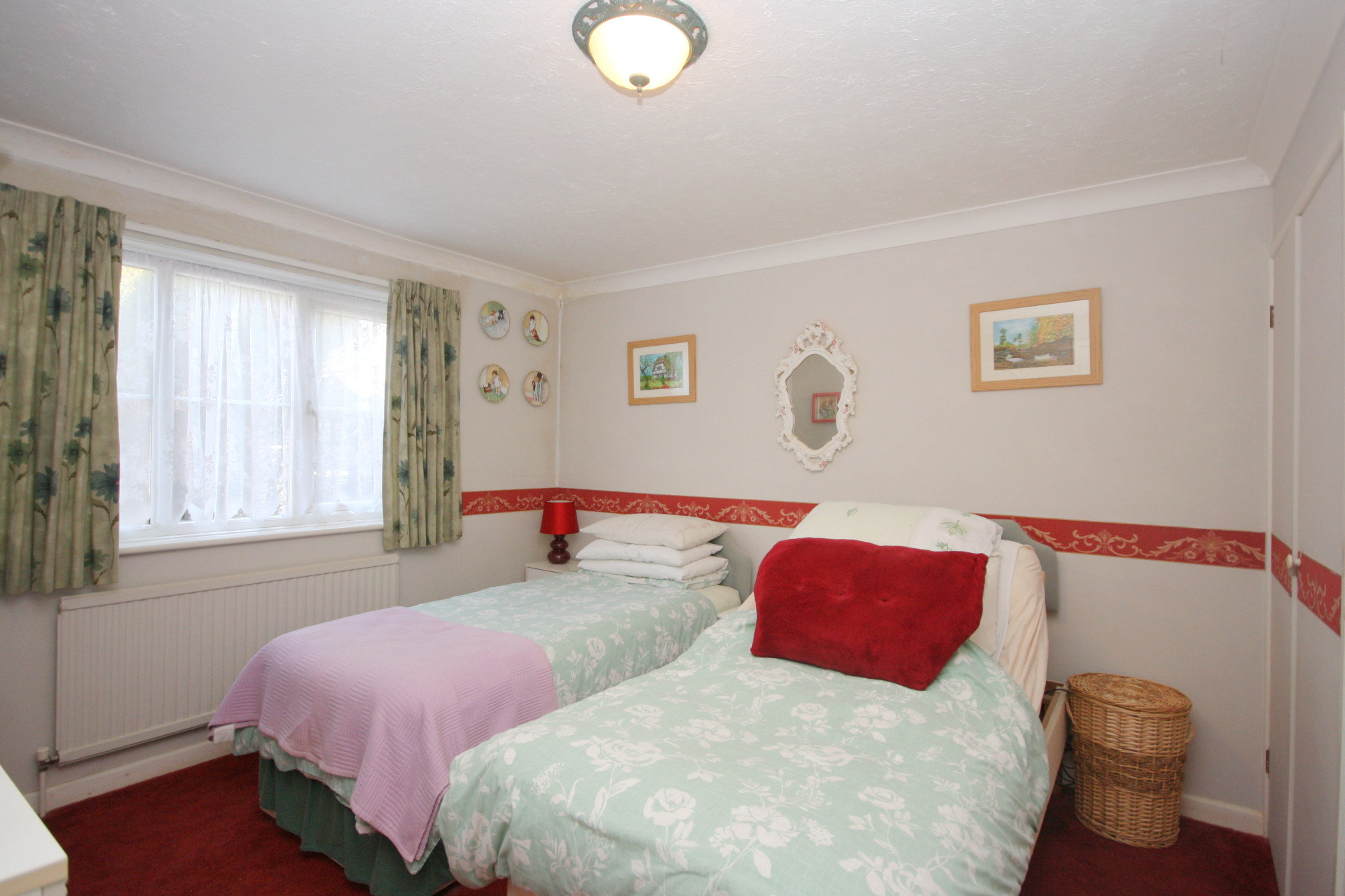 Lawn Close, Milford on Sea Image 6