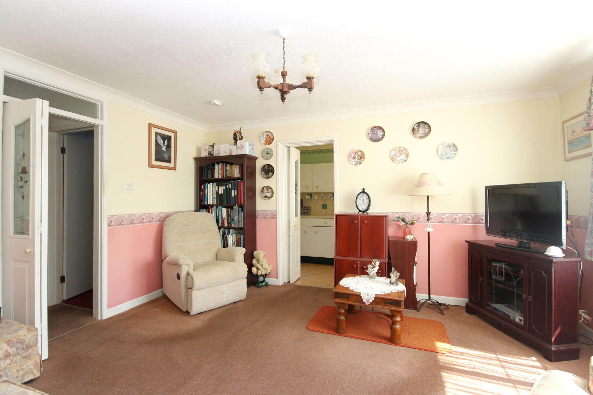 Lawn Close, Milford on Sea Image 4