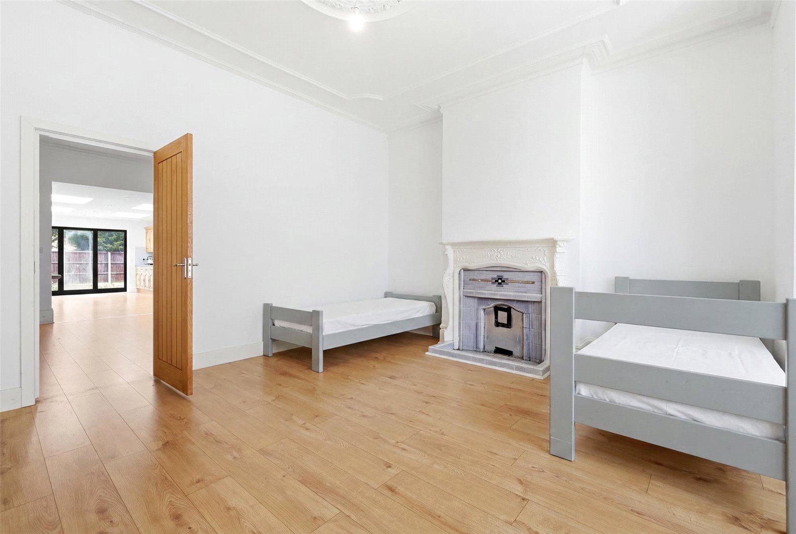 Aldersbrook Road, London, E12 Image 6
