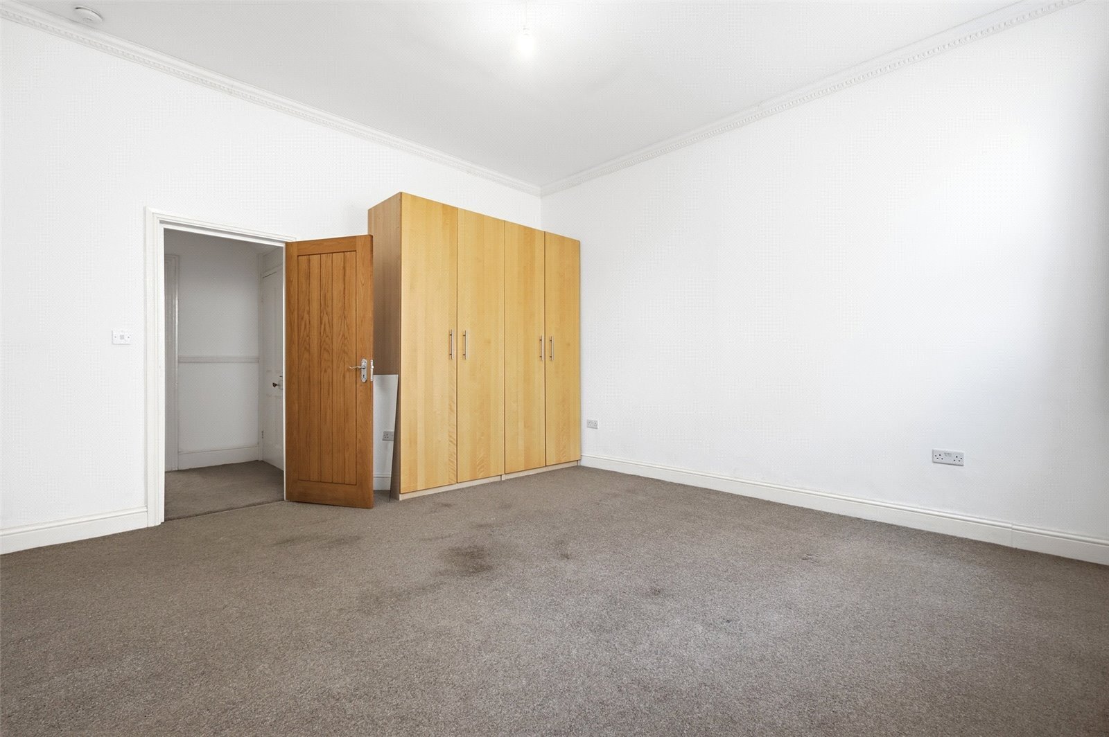 Aldersbrook Road, London, E12 Image 10