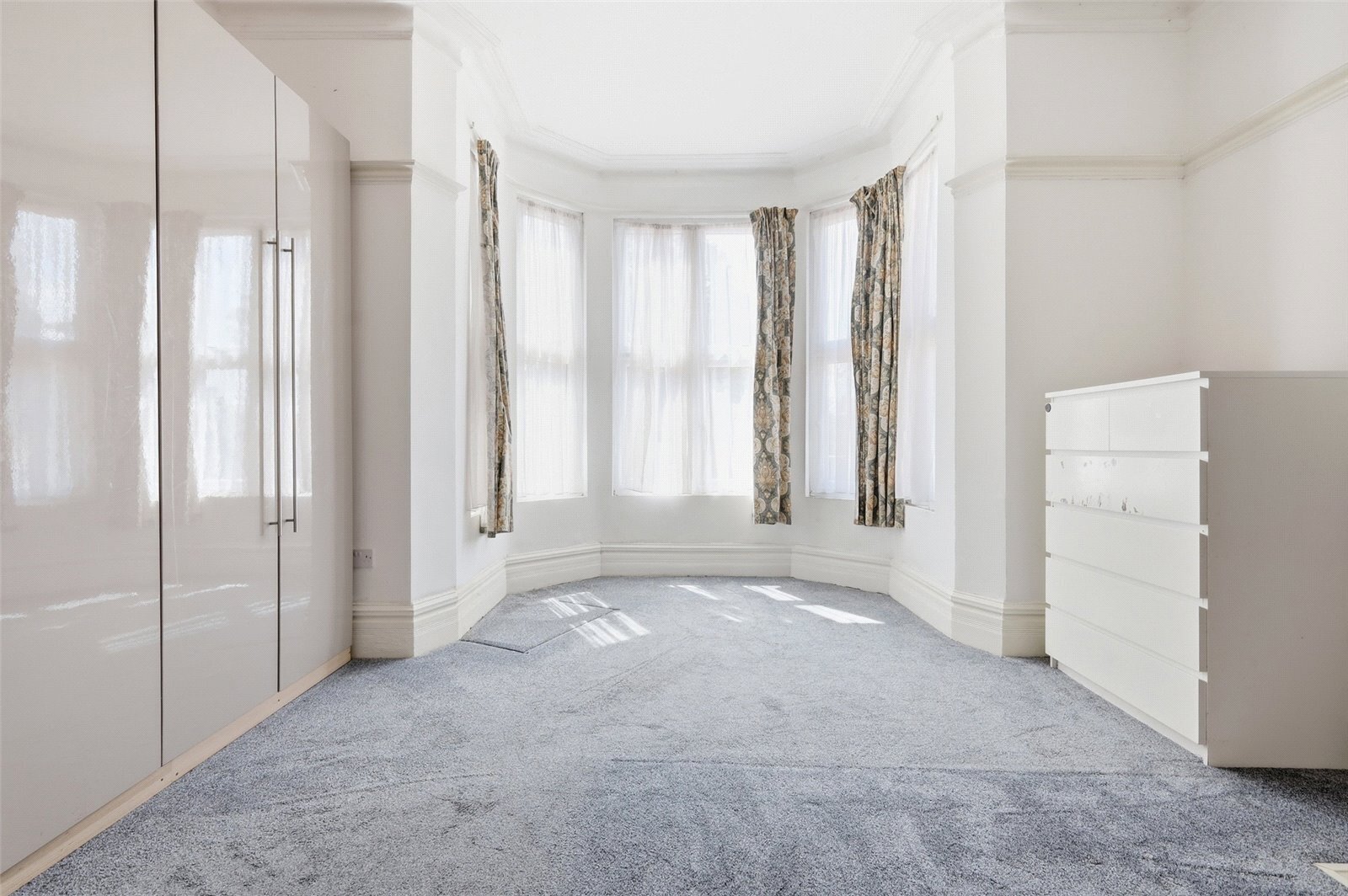 Aldersbrook Road, London, E12 Image 13