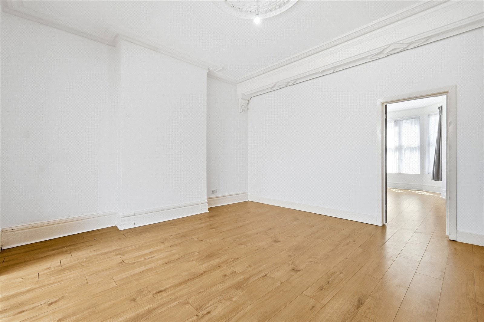 Aldersbrook Road, London, E12 Image 18
