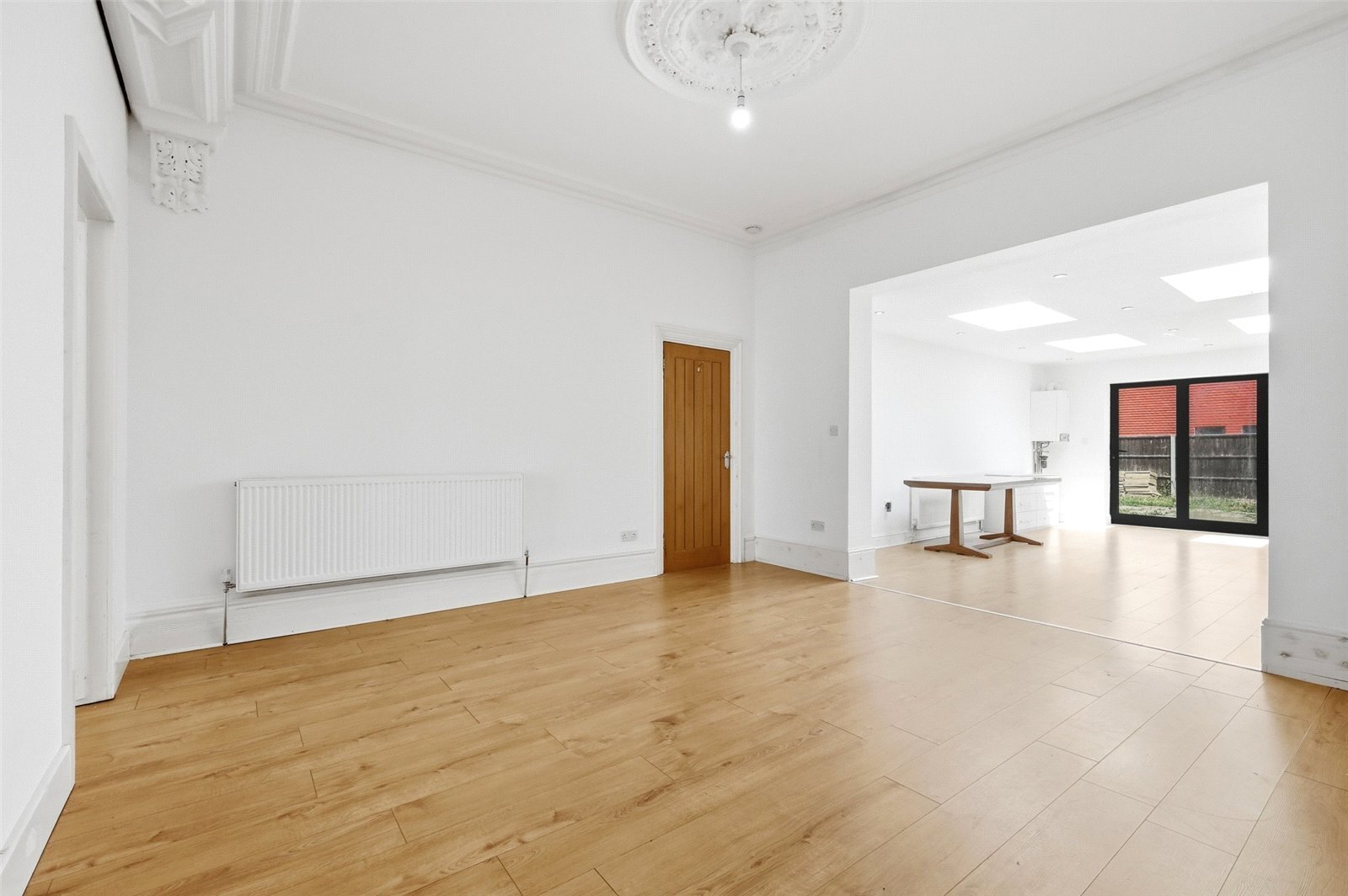 Aldersbrook Road, London, E12 Image 21