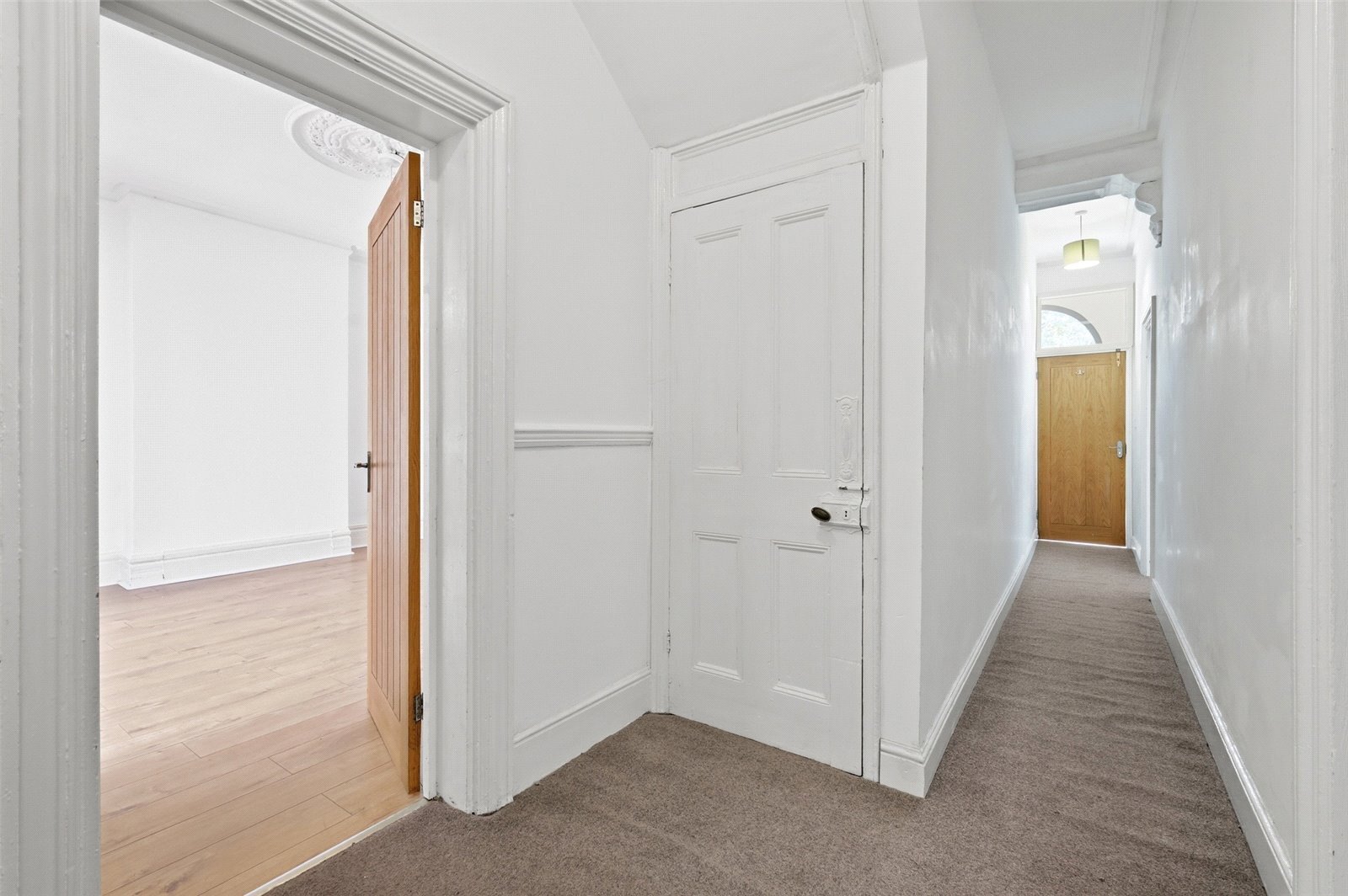 Aldersbrook Road, London, E12 Image 24
