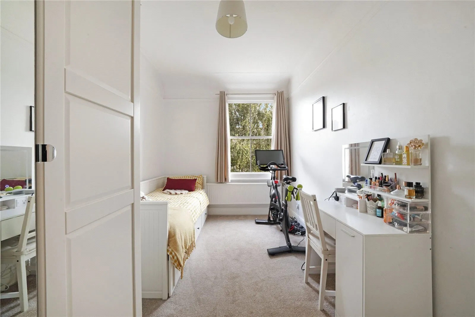Hewitt Avenue, Wood Green, London, N22
