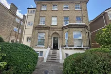 Parklands, SURBITON